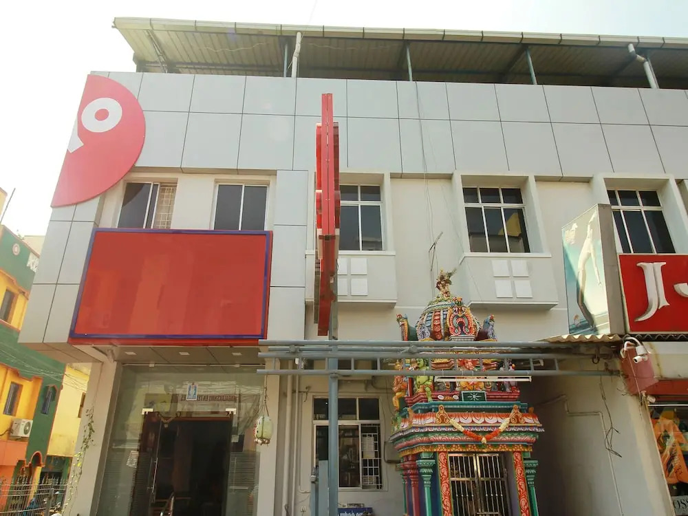 OYO 3547 Raj Guru Residency