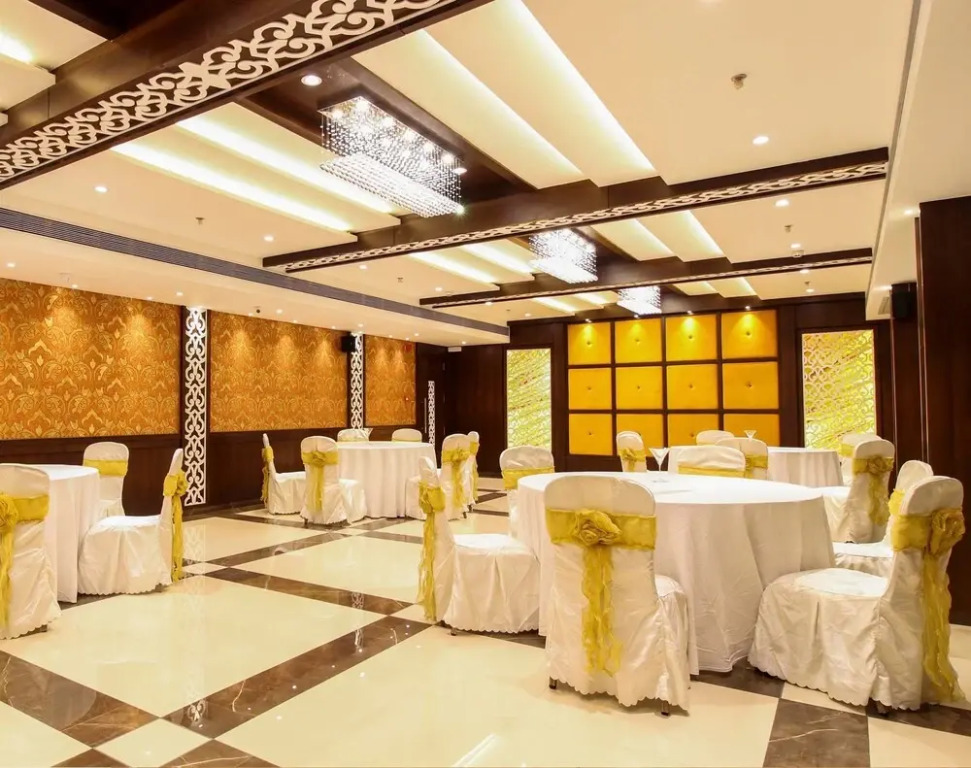 Vista Vashi Inn