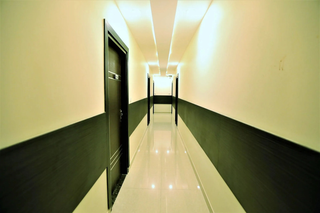 FabHotel Corporate Crown - Nr Jyoti Nivas University