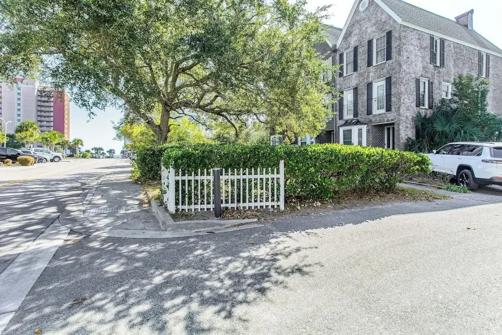 Walk to Ocean & Dtwn: Myrtle Beach Townhome!