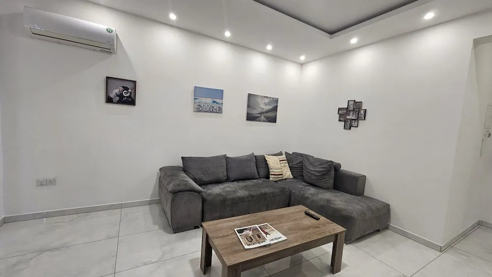 12 LCA - Stay Finibreeze Apartment