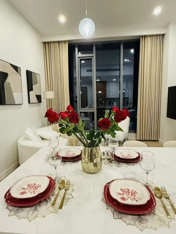 New Luxury Penthouse w Pool Gym in Flushing