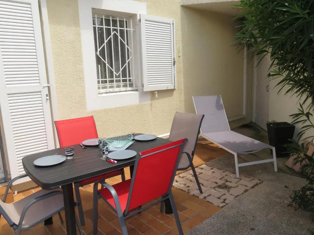Appartement Sète, 2 pièces, 4 personnes - FR-1-338-392
