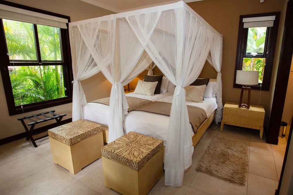 Spas Villas Eden Island