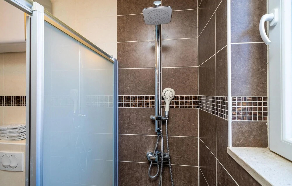 Awesome Apartment in Dubrovnik With 2 Bedrooms and Wifi