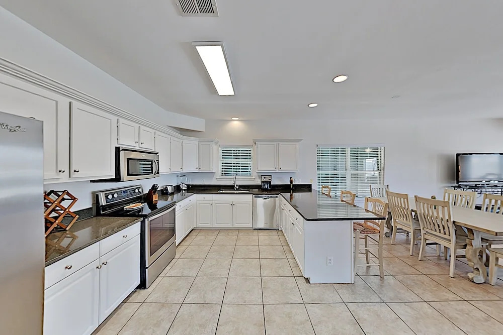 1387 W Lagoon Ave Home 3 Bedrooms 2 Bathrooms Home