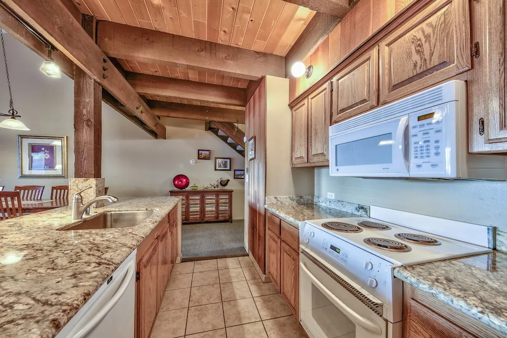 621 Lakeview