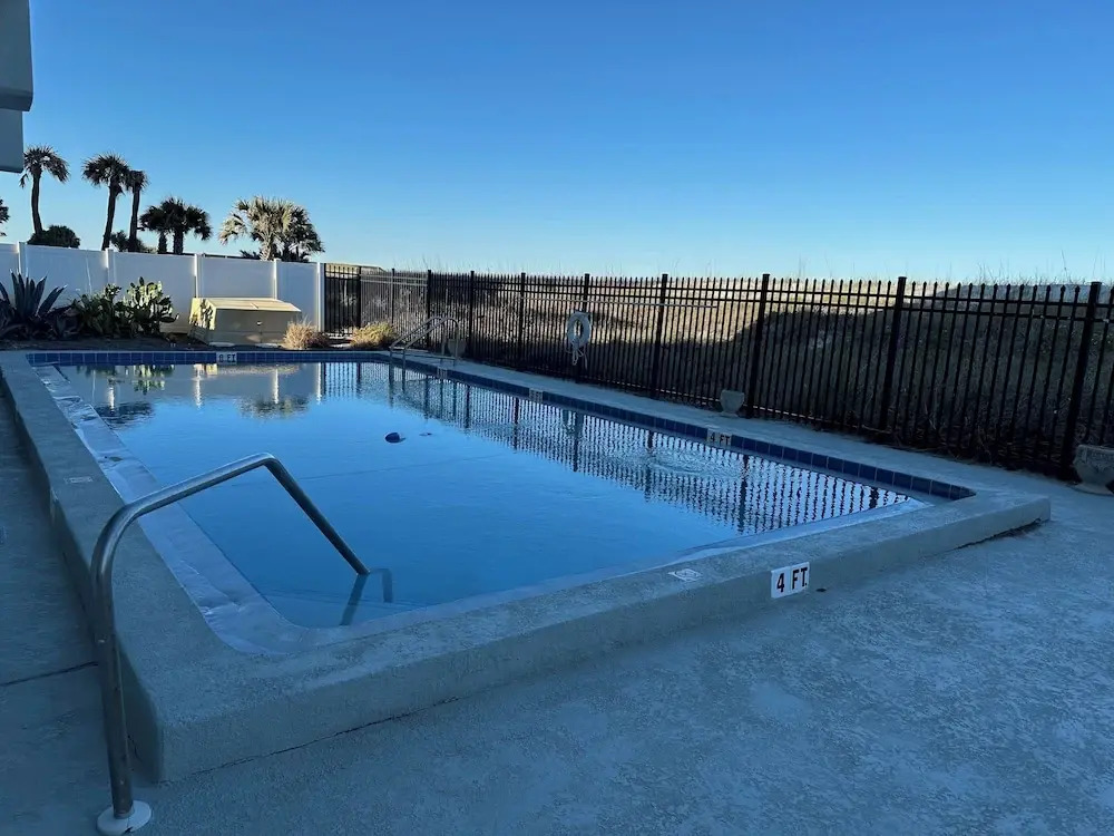 Welcome to Sandpiper Beachfront Condo. Cozy 1-bed in JAX Beach, Perfect for Couples! Pet-friendly!