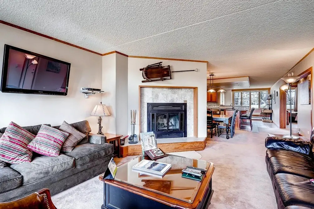 Upgraded & Spacious 2bdrm /stunning Views+kids Ski Free 2 Bedroom Condo by RedAwning
