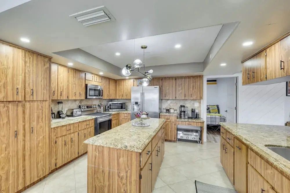 Spacious Family Escape w/ Pool in Deerfield Beach