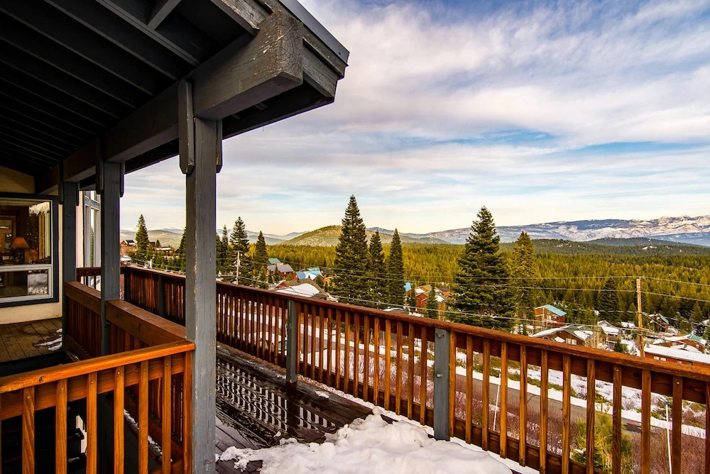 Charming Tahoe Donner Chalet by RedAwning