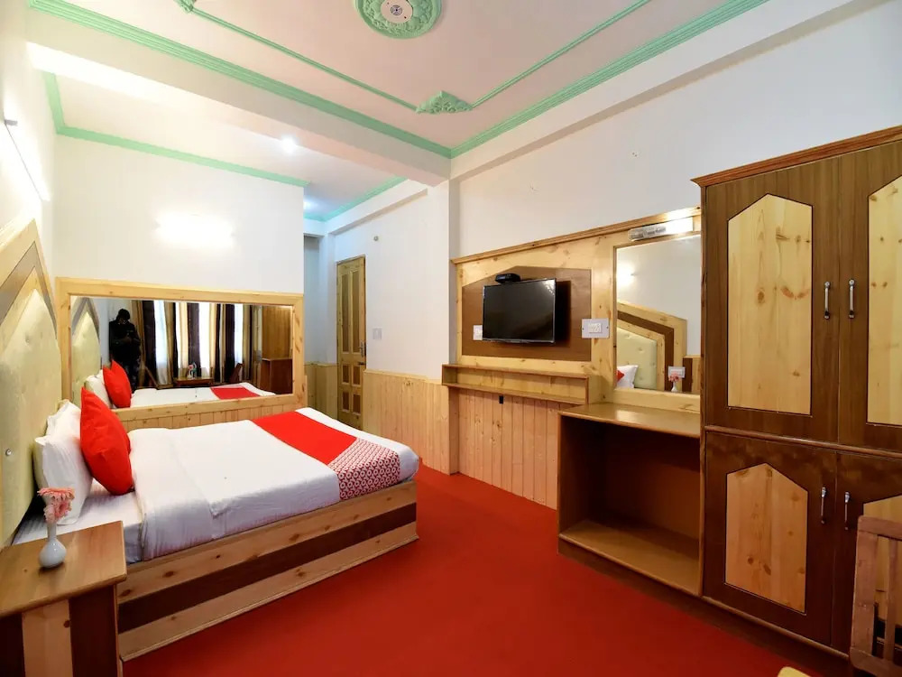 OYO 8648 Kyipo Khang Cottage BnB