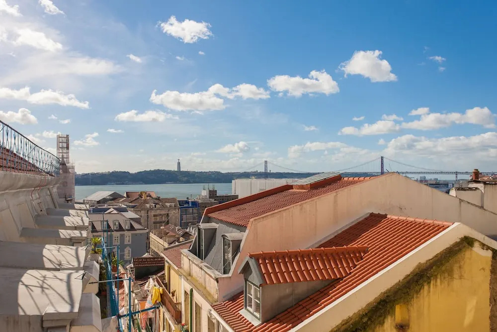 Lisbon Inn Bica Suites