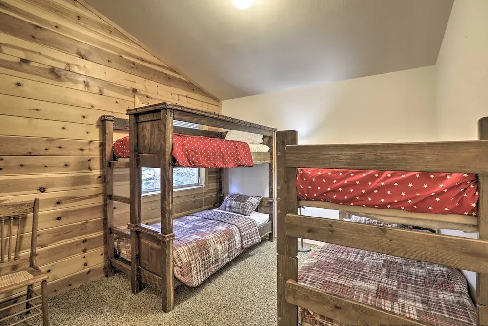 Game Room: Mountain Chalet 5 Mi to Donner Lake