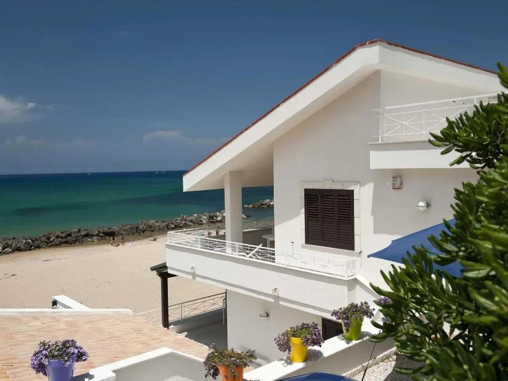 Apartment With 4 Bedrooms in Piano di Trappeto, With Wonderful sea Vie