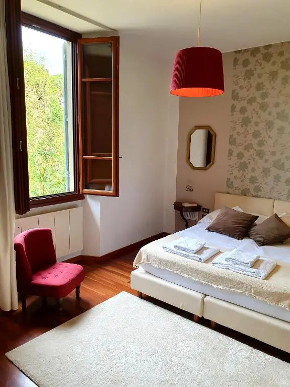 Villa Lia - Apartment in Villa with private garden and Pool