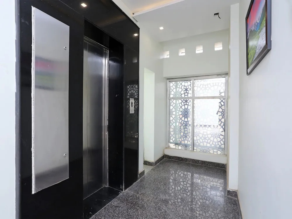 OYO 15485 Hotel Vaishnavi Heritage Inn