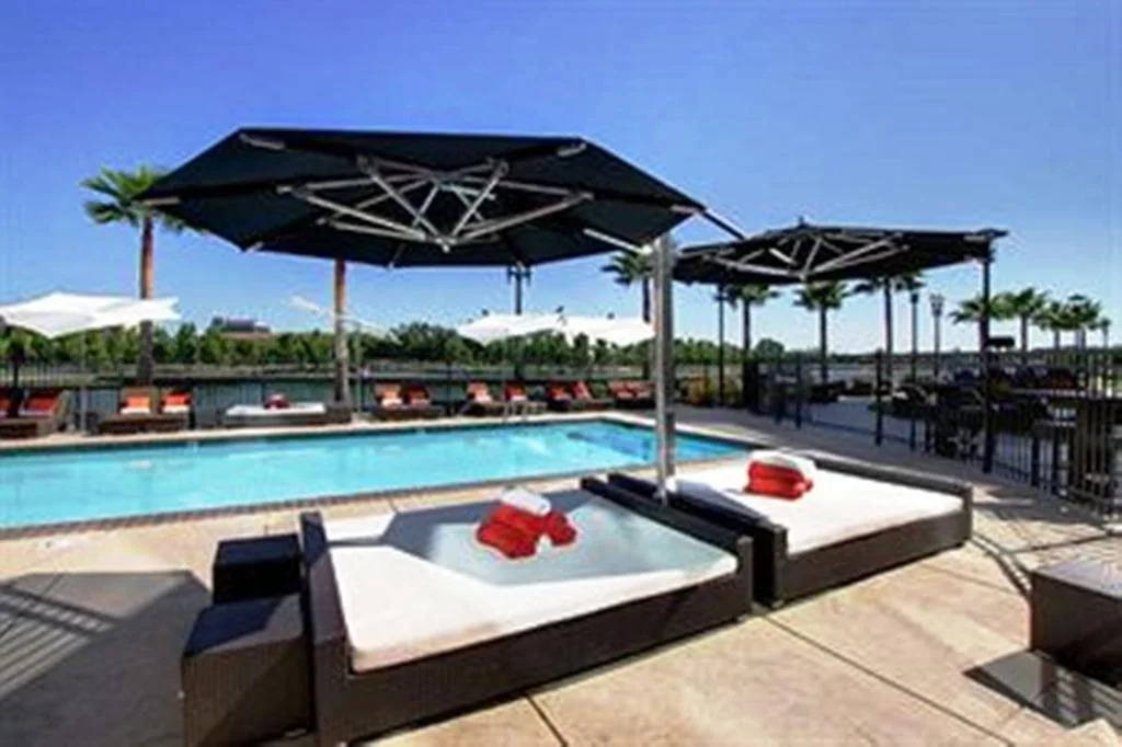 University Plaza Waterfront Hotel