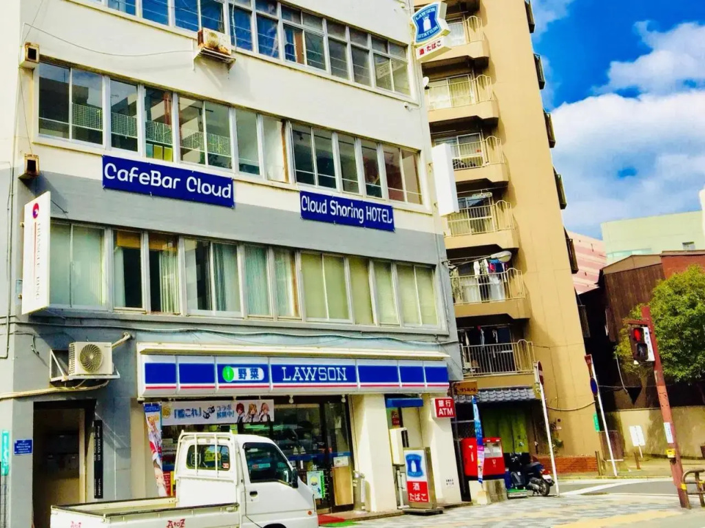 Cloud Sharing Hotel Hakata 1 Guesthouse Dormitory