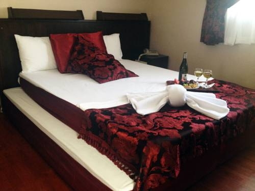 Queen Ra Hotel