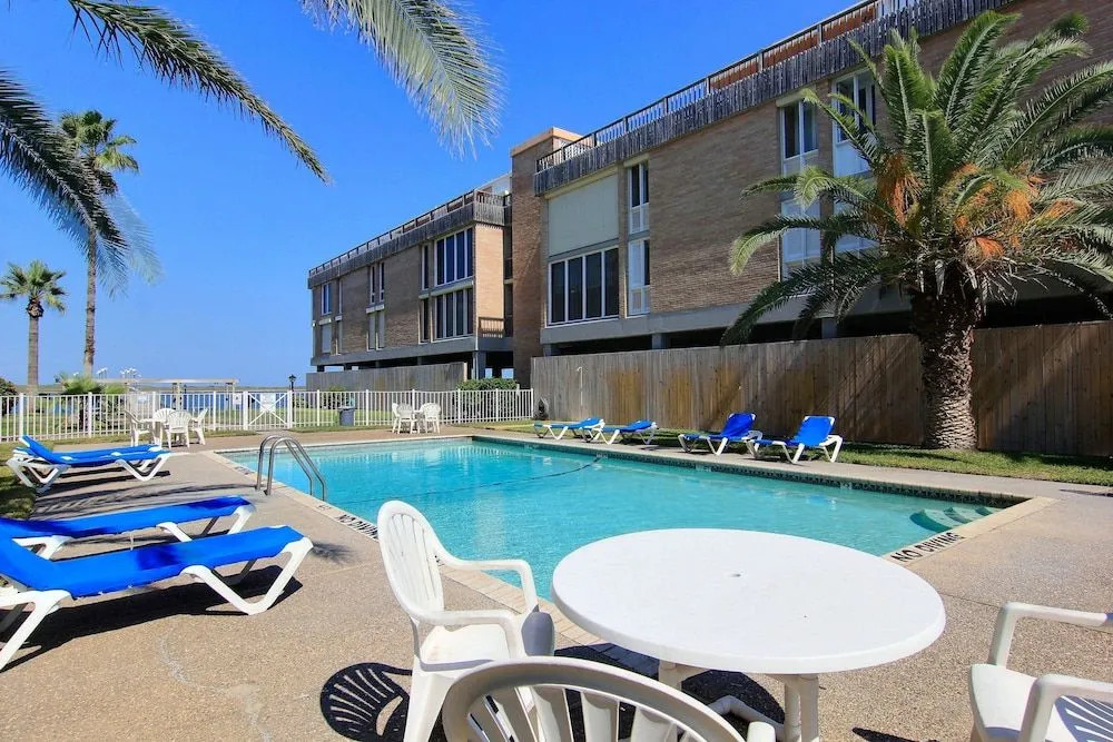 Channelview 205