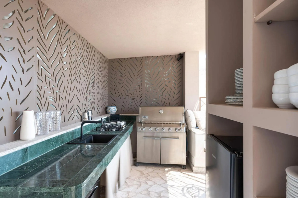 Luxury villa up to 20 guests near Taormina, 600 m from the next beach. Heated pool and wellness area-VILLA TAORMINA