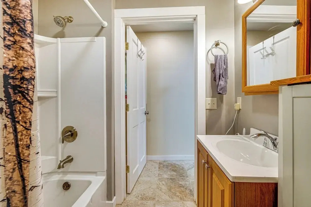 Wilmington Retreat Near Trails, Skiing & Festivals