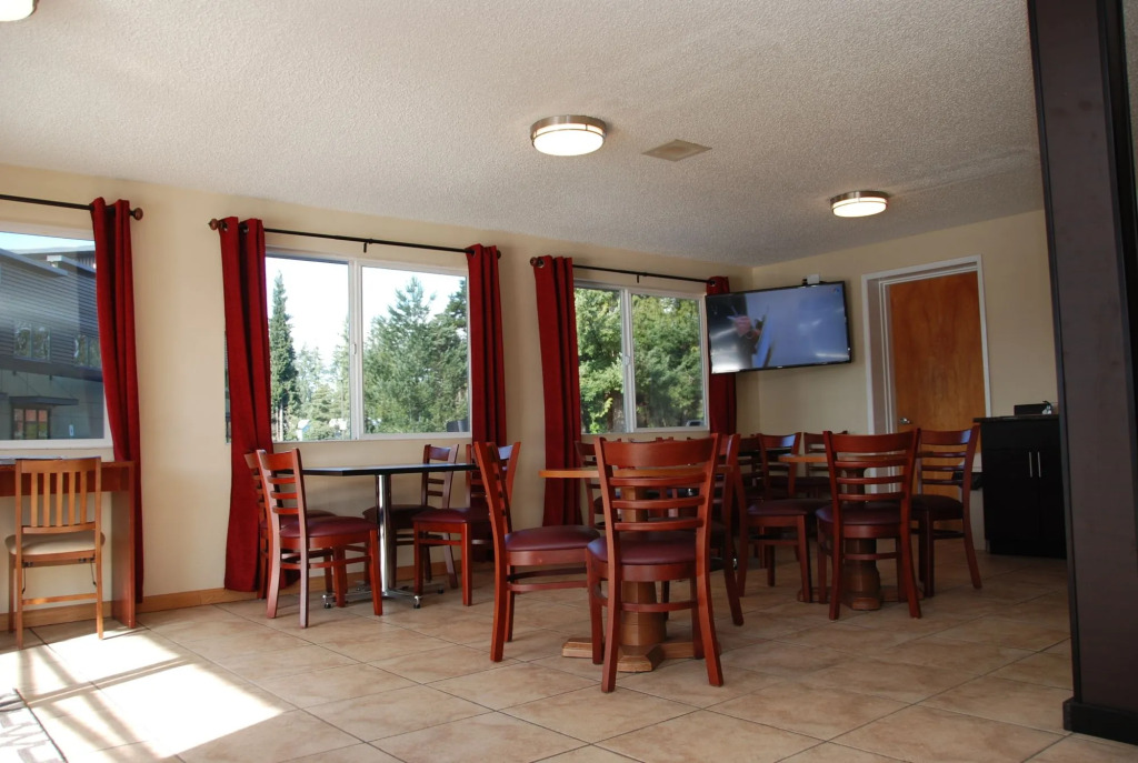 Smokey Point Motor Inn