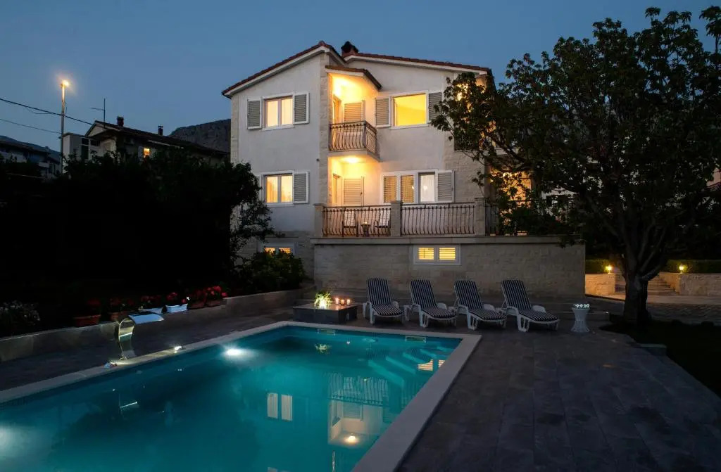 Villa 4US with pool