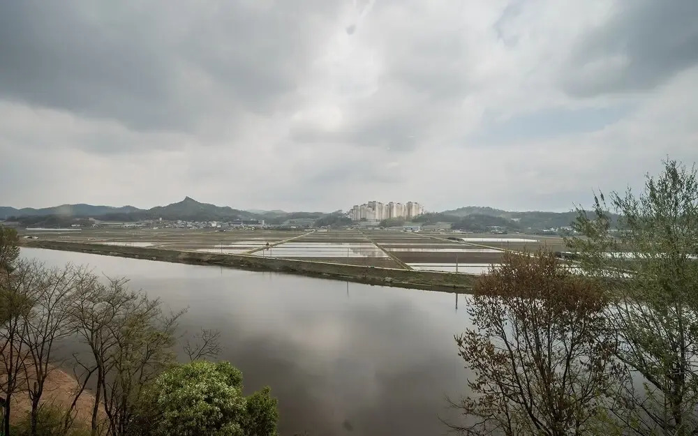Anseong Hill House