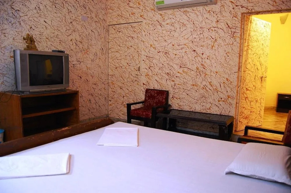 Sai Home Stay Bed & Breakfast
