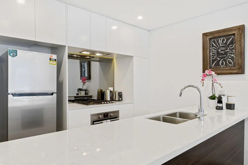 HomeHotel-Waterside Luxury & New Residences