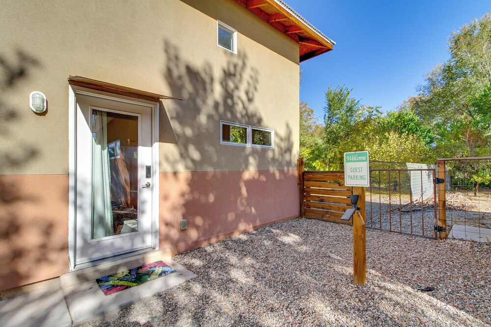 Stylish Home 2 Mi to Old Town Albuquerque!
