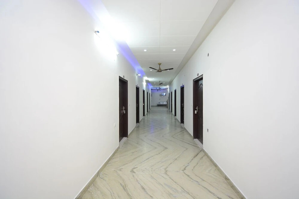 OYO 29034 Hotel Arora Inn