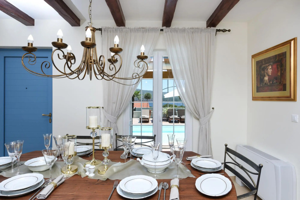 Villa Mek
