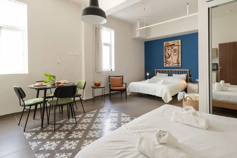 The Printhouse-Boutique Apt by SeaNRent