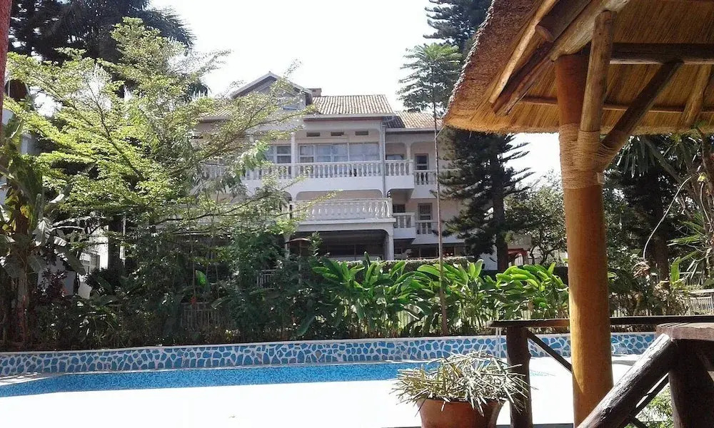 Zenith Hotel