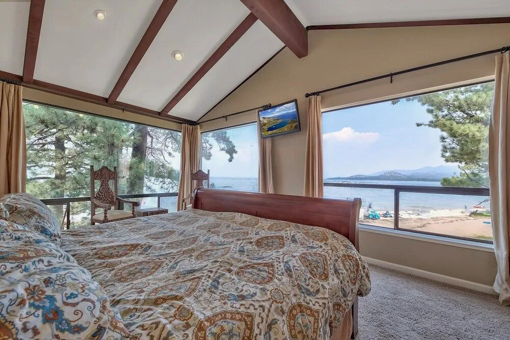 619 Lakefront