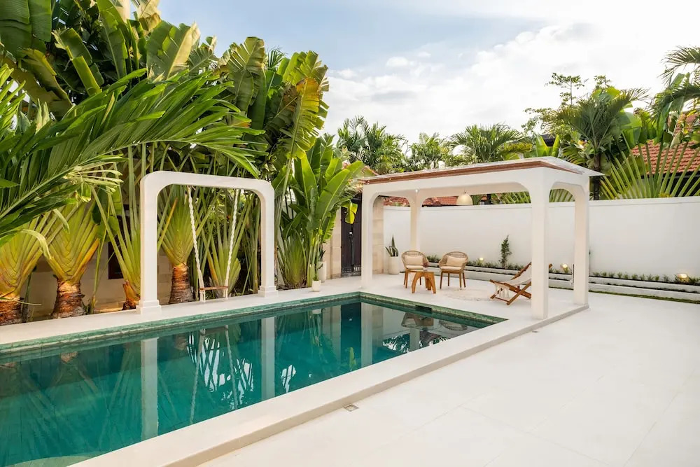 Villa Platform Luxe 3BR Villa in Canggu By OriVista near Oldmans