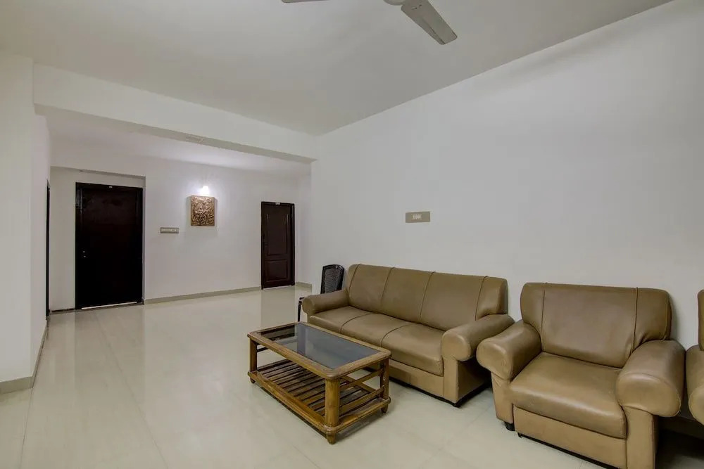 OYO 24044 Appledoor Service Apartment