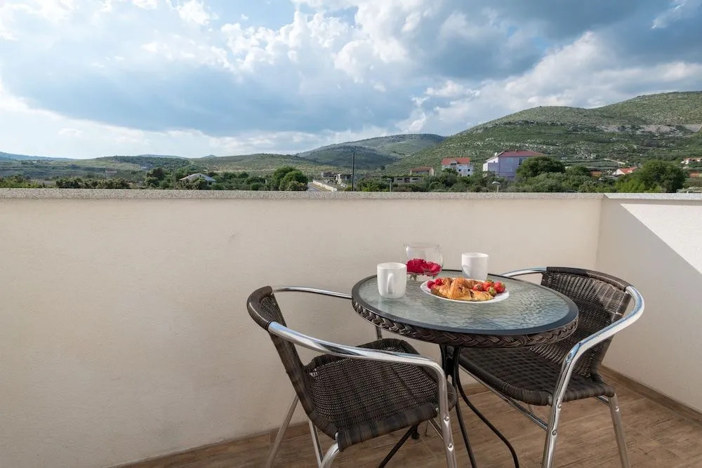 Apartments Livaja