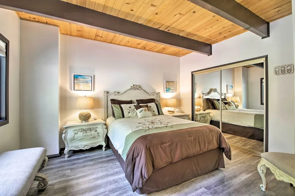 Bikes + Game Room: Lovely Lake Arrowhead Home!