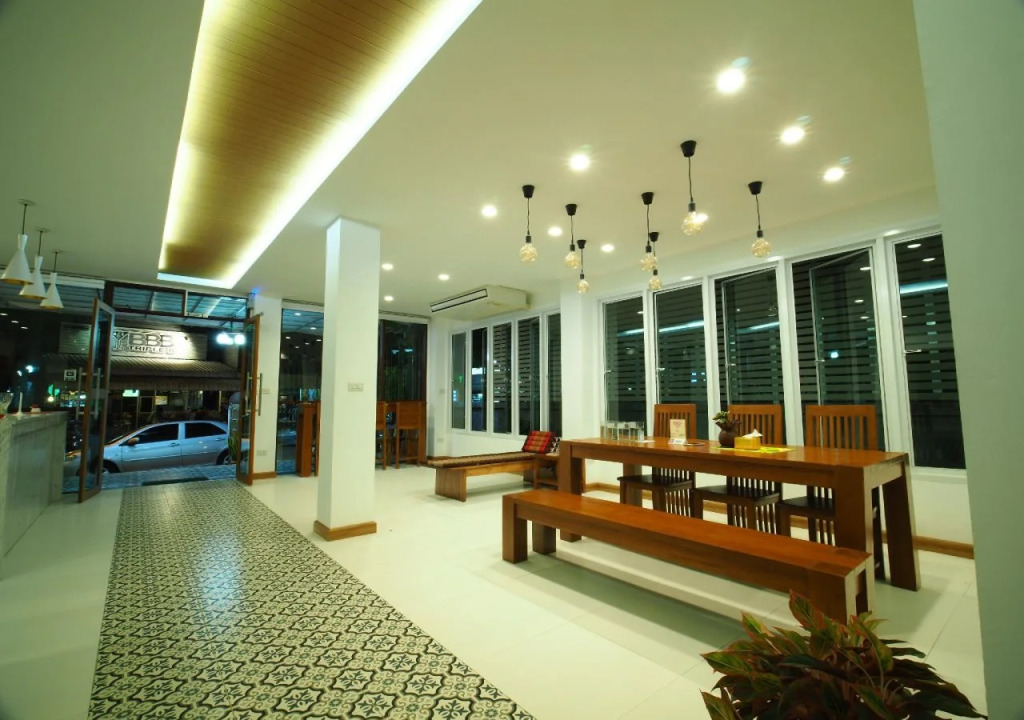 WEE HOSTEL