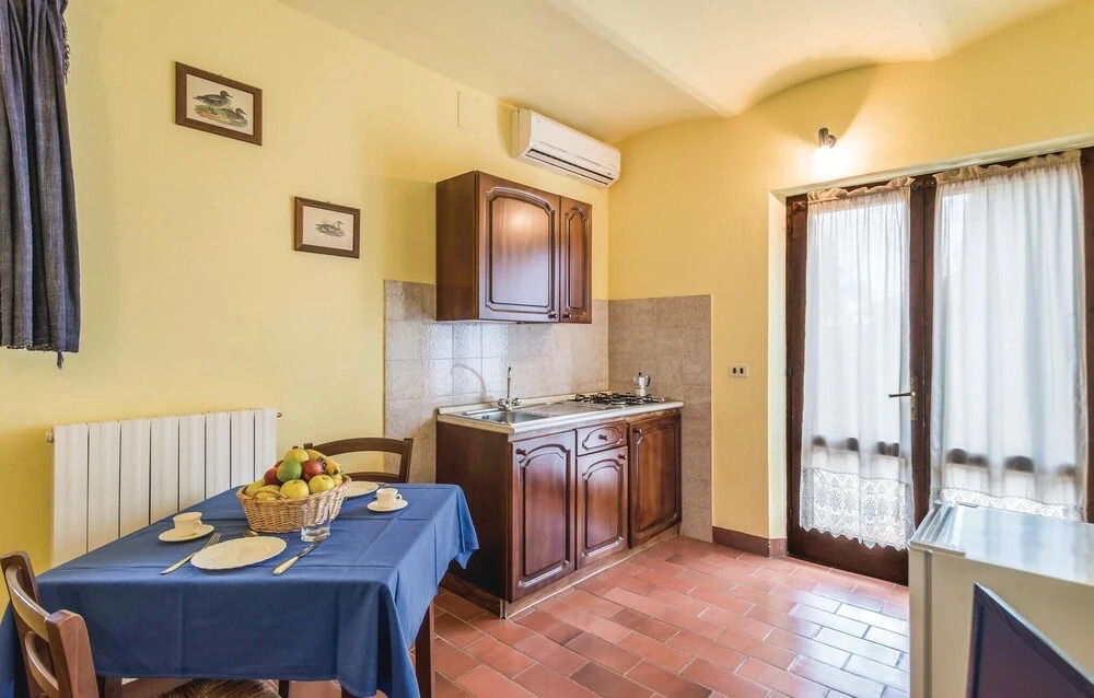Nice Apartment in Castiglione D.lago PG With 1 Bedrooms, Wifi and Outdoor Swimming Pool