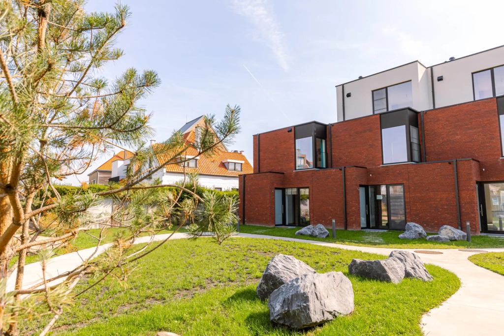 Family-friendly house with sunny terrace and garden