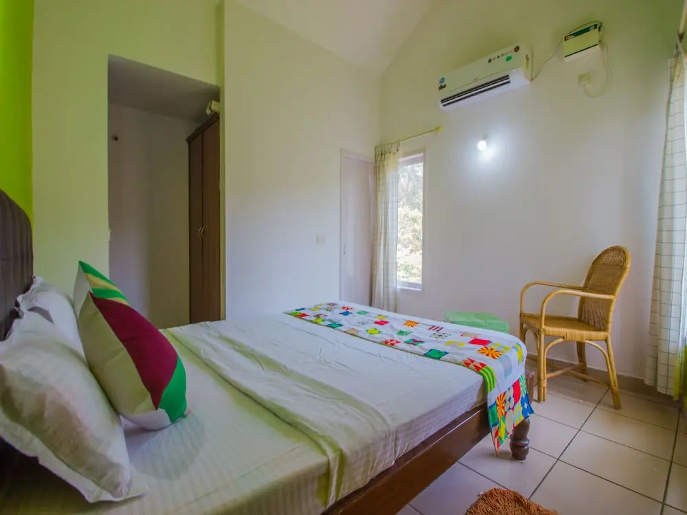 OYO 13840 Home Radiant 2BHK LPK Waterfront