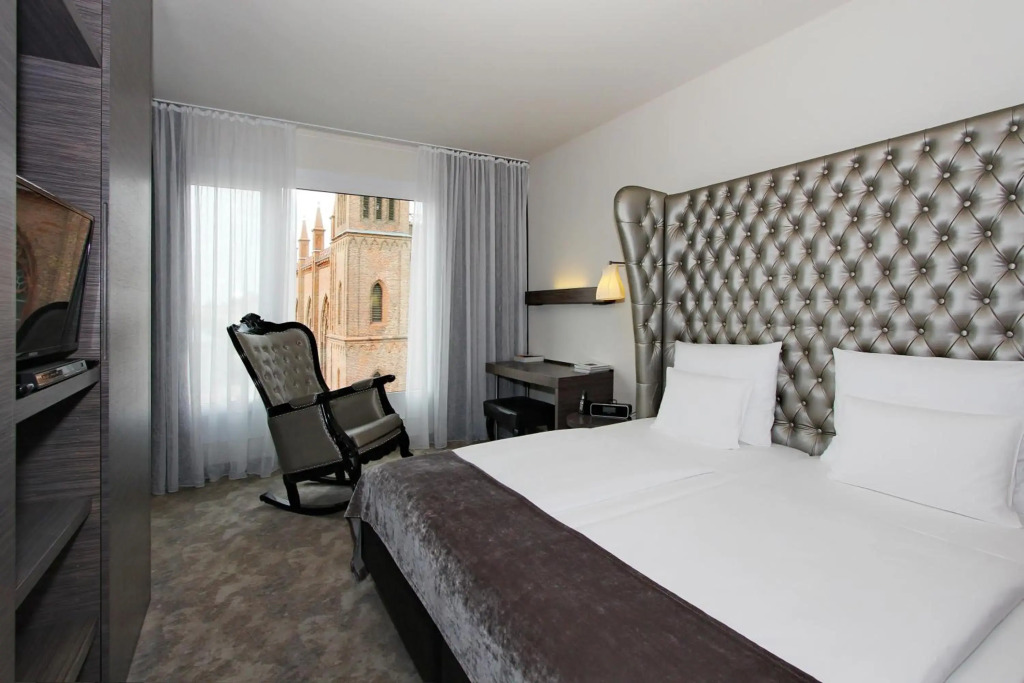 Отель Arcotel John F
