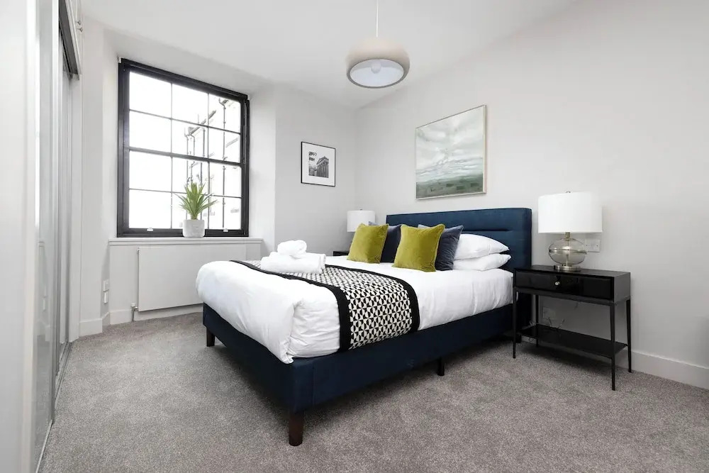 Stylish 2-bed flat in New Town