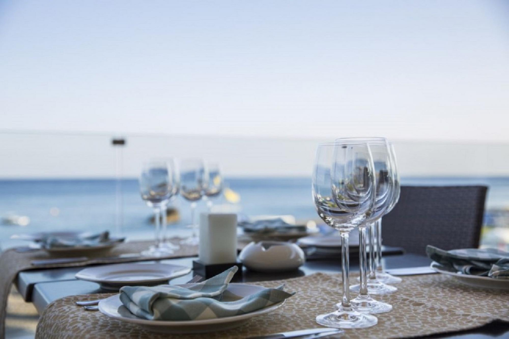 Mare Blue Hotel