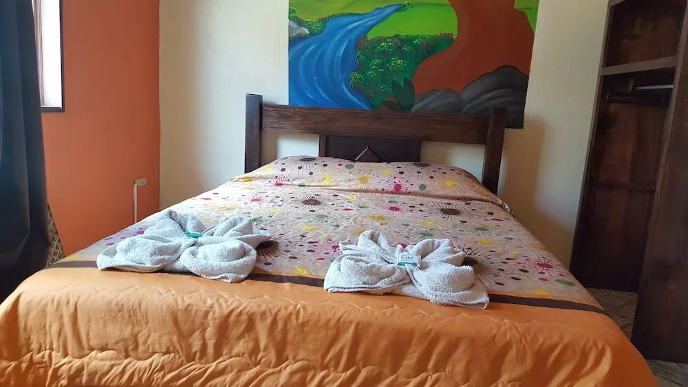 Que Tuanis Hostel Monteverde
